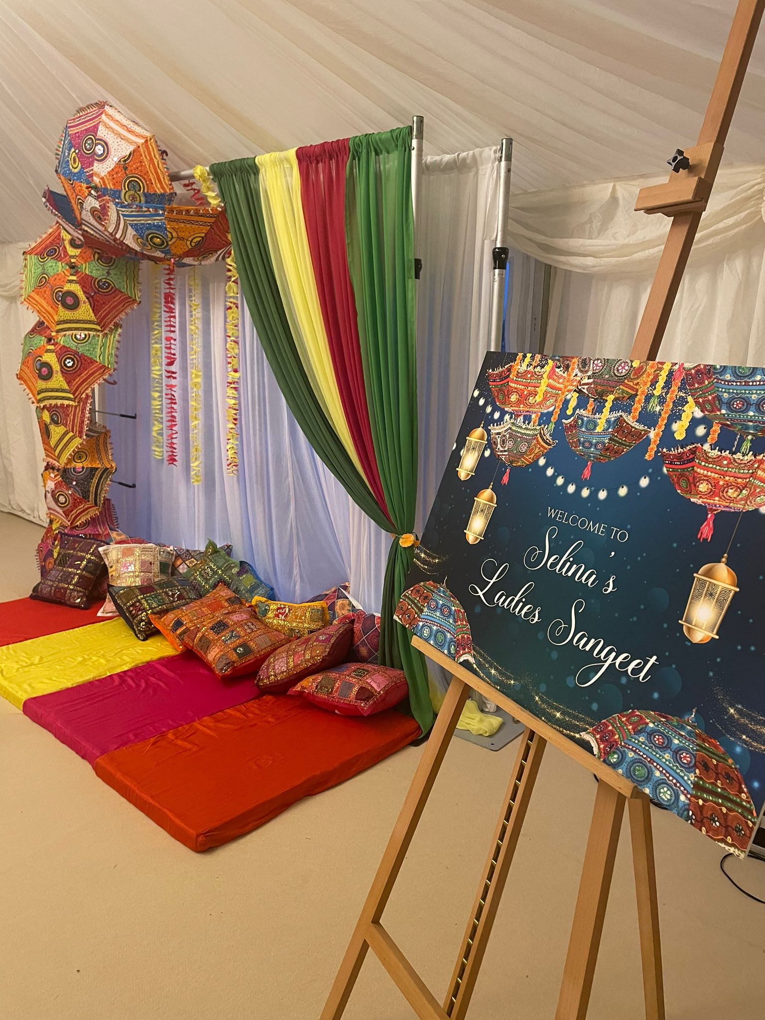 Custom welcome sign and accessories — Regiis Events