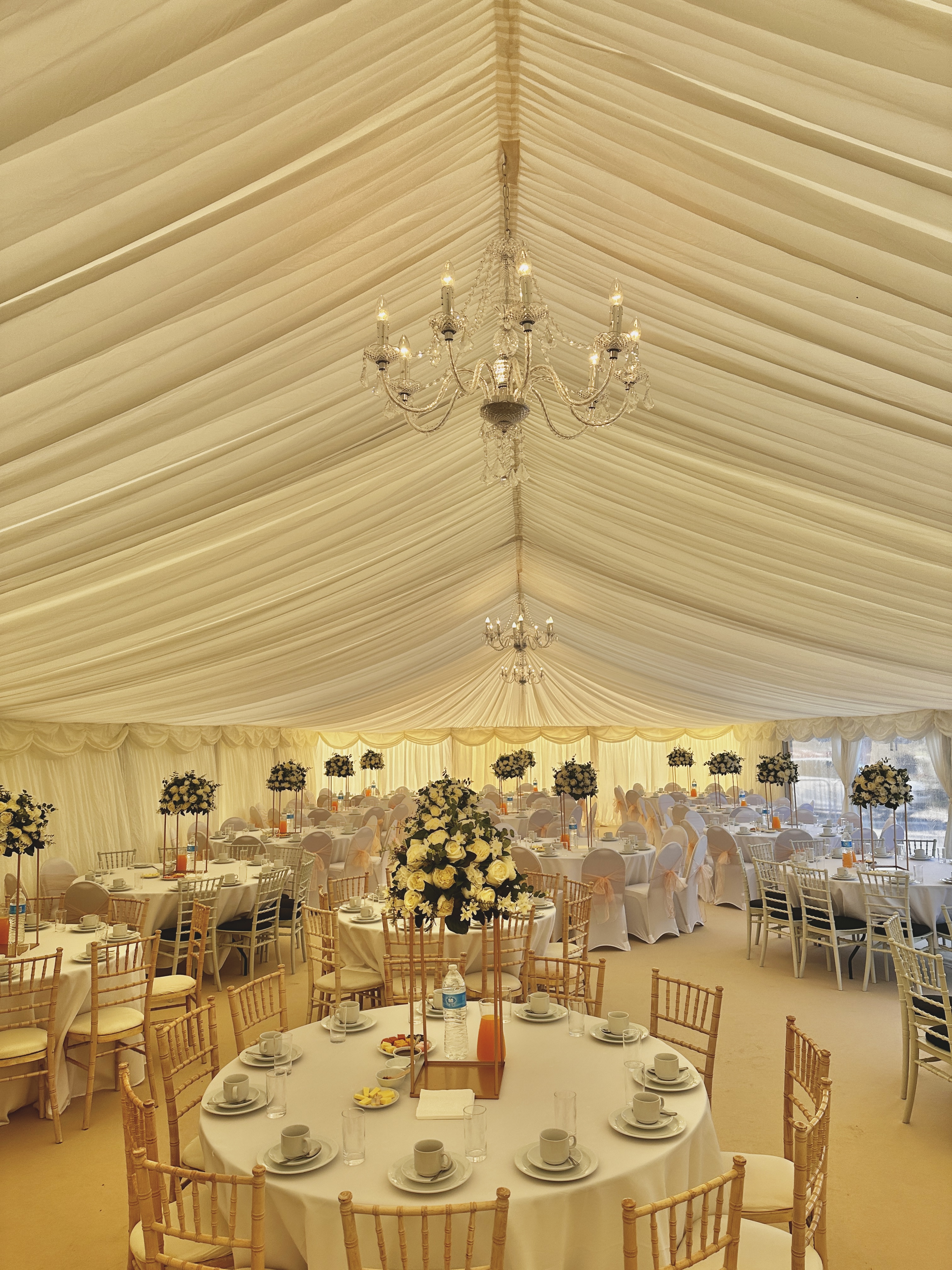 Furniture dressed wedding marquee — Regiis Events